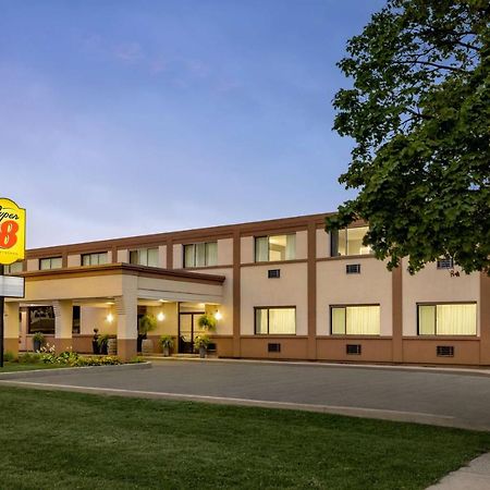 Super 8 By Wyndham Sarnia On Hotel Exterior foto