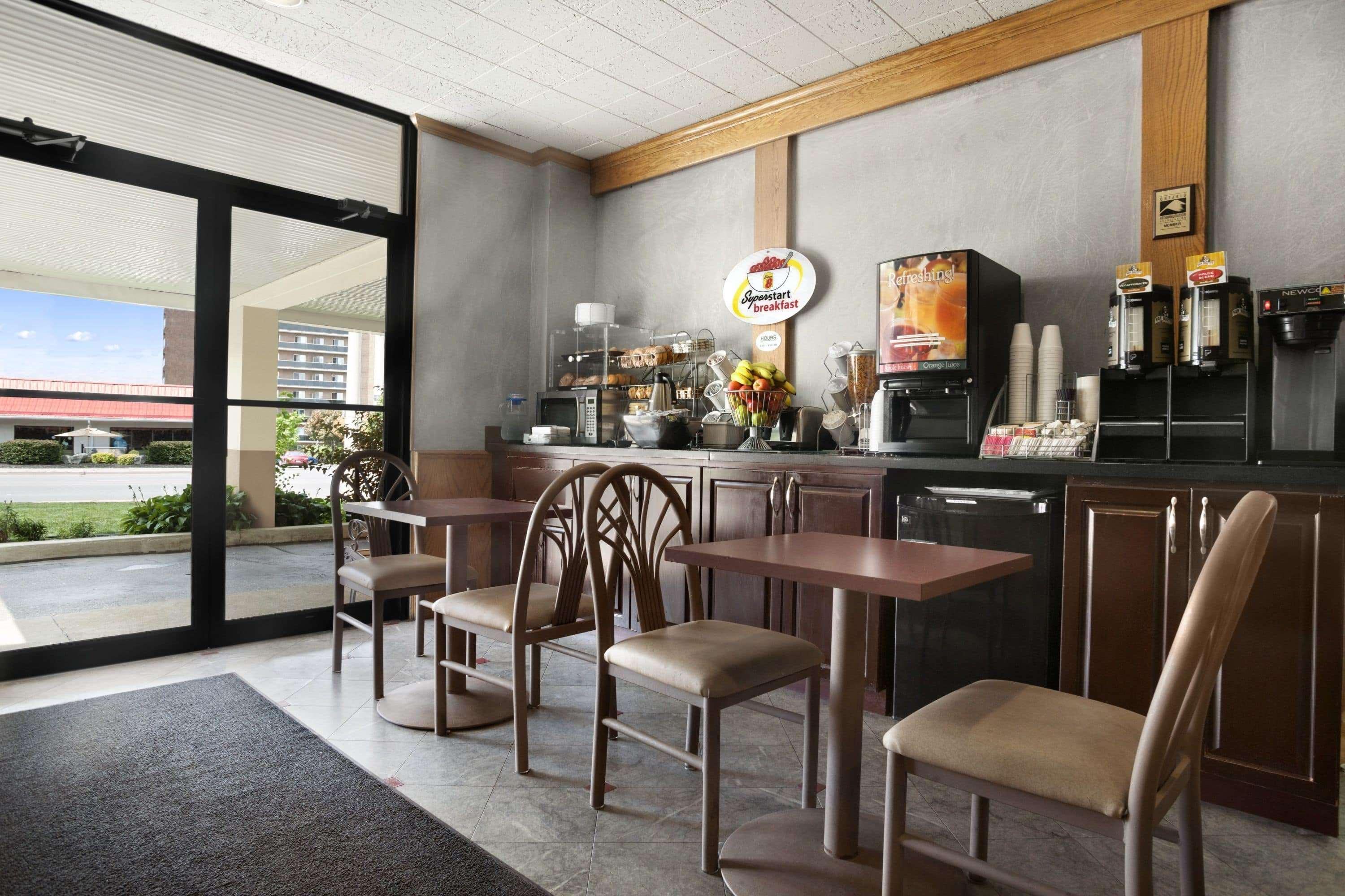 Super 8 By Wyndham Sarnia On Hotel Exterior foto
