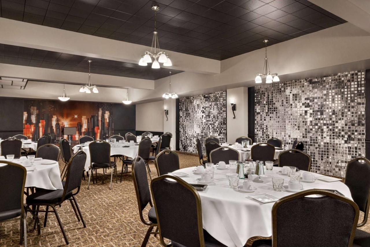 Super 8 By Wyndham Sarnia On Hotel Exterior foto