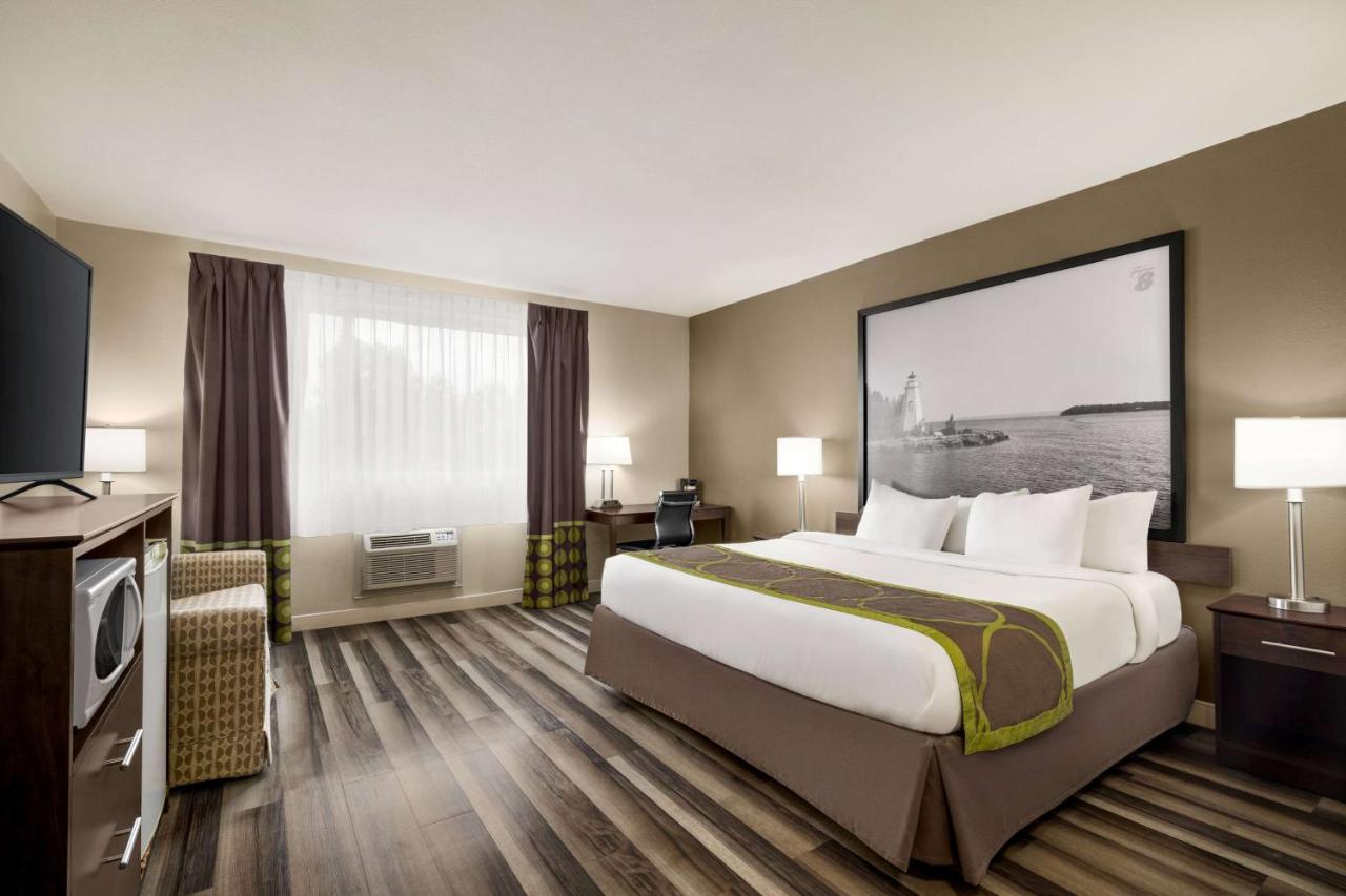 Super 8 By Wyndham Sarnia On Hotel Exterior foto